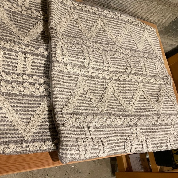 Pillow Cover 20X20 - Picture 1 of 3